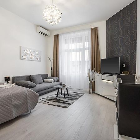 Dorsett Heights Apartment Budapest Bagian luar foto