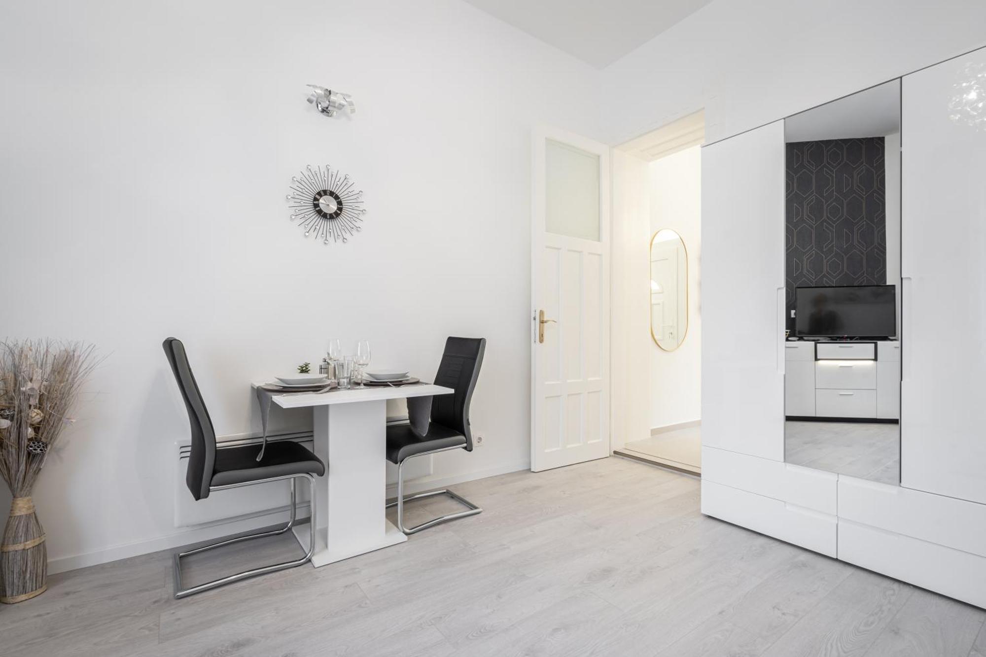Dorsett Heights Apartment Budapest Bagian luar foto