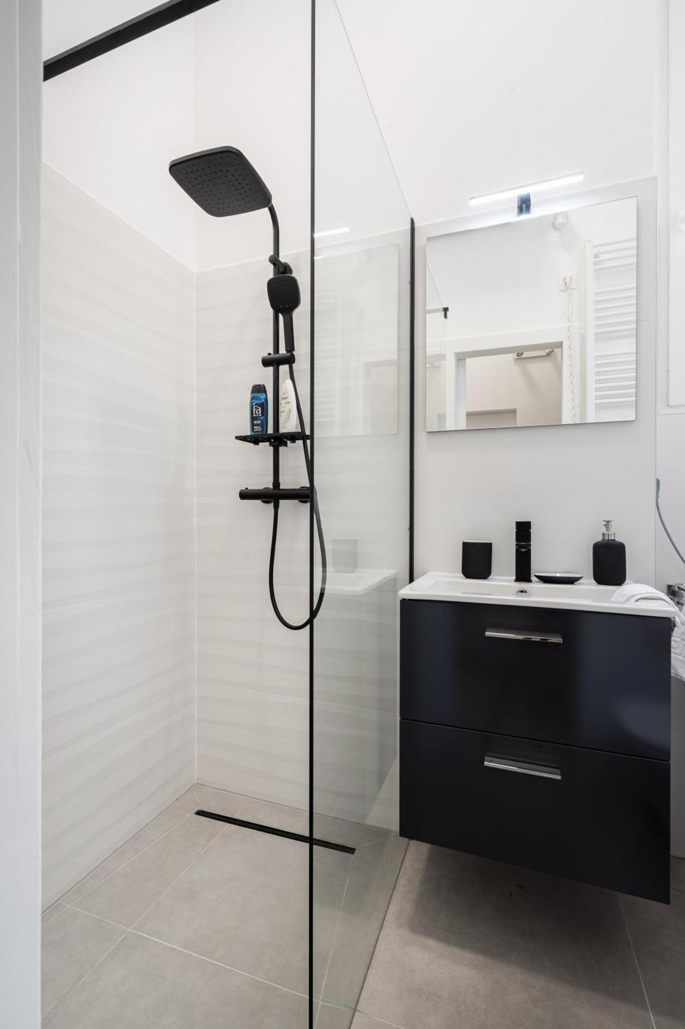 Dorsett Heights Apartment Budapest Bagian luar foto