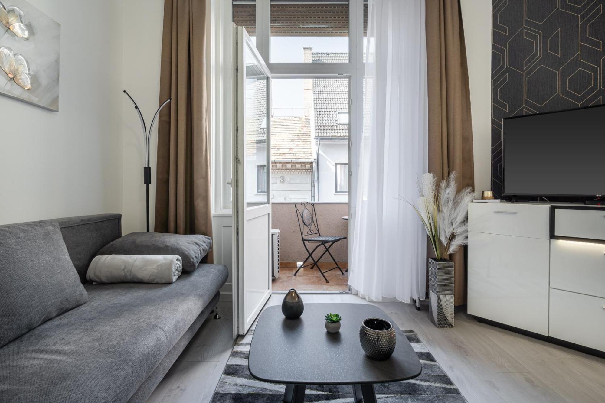 Dorsett Heights Apartment Budapest Bagian luar foto